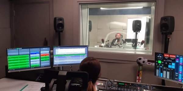 Visite des studios d'Oryx FM